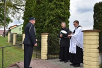 Powitanie przed kościołem